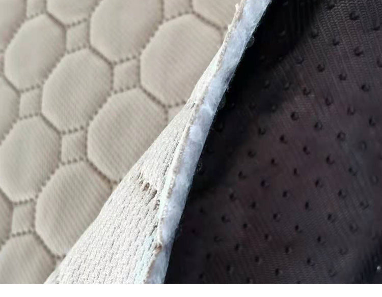 Close-up of the washable pee pad layers and anti-slip bottom