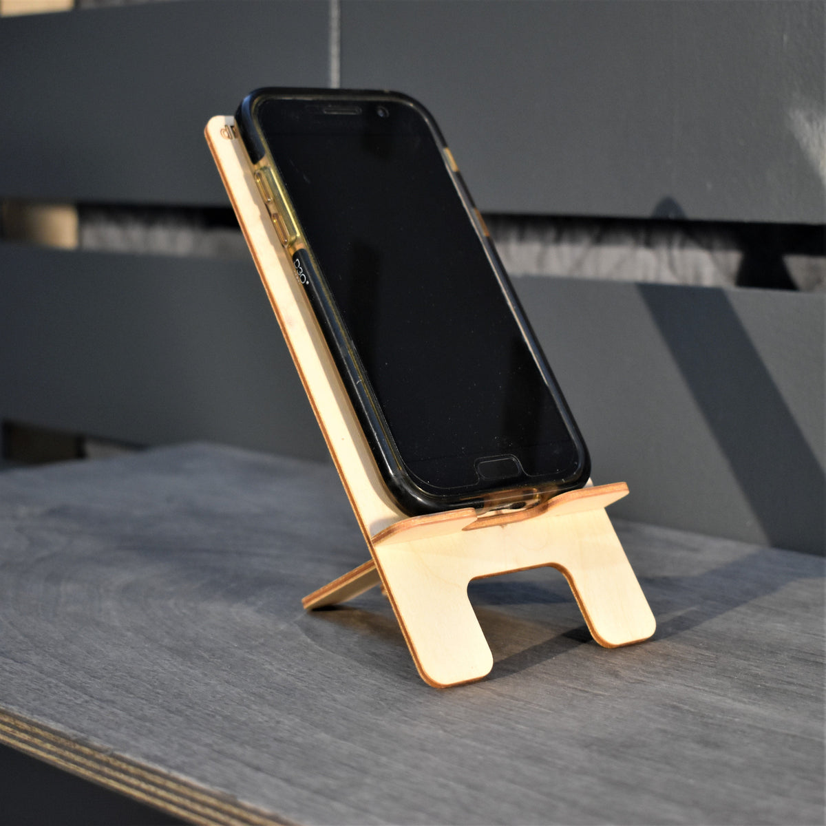Support en bois pour cellulaire le “D-Poser” product image 5