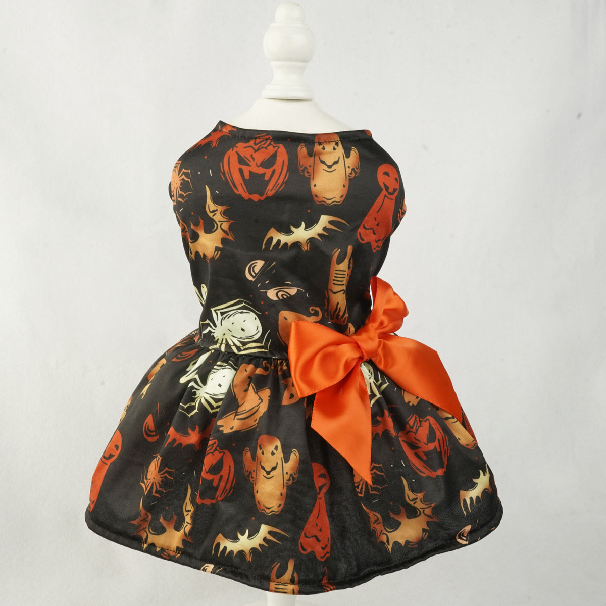 Halloween pumpkin pet dress fabric and trim detail