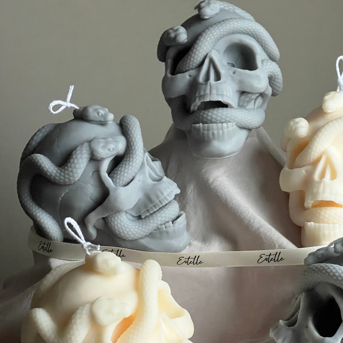 Skull Candle with Snakes: Spooky Halloween Soy Wax Decor product image 3