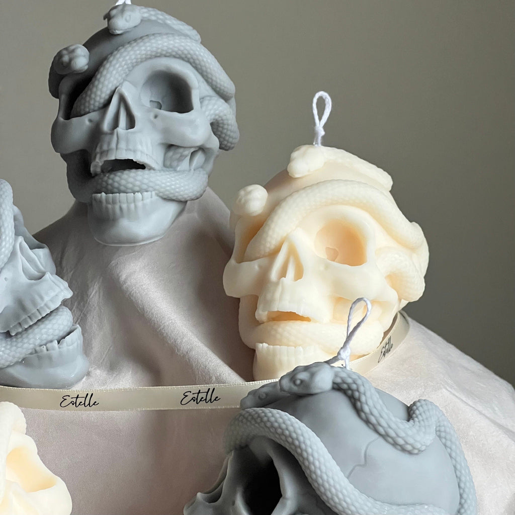 Skull Candle with Snakes: Spooky Halloween Soy Wax Decor product image 2