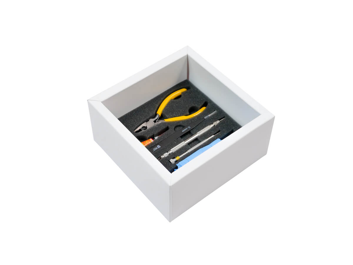 Watchmaking tools included in the Galileo kit